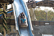 Wildwasserbahn Meyer-Steiger auf dem Oktoberfest 2019 in der Schaustellerstrasse (©Fot: Martin Schmitz)